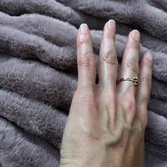 14k Yellow Gold, Dark Blue Round Sapphire, & Round Diamond, Ring, Size 6. - Picture 9 of 12